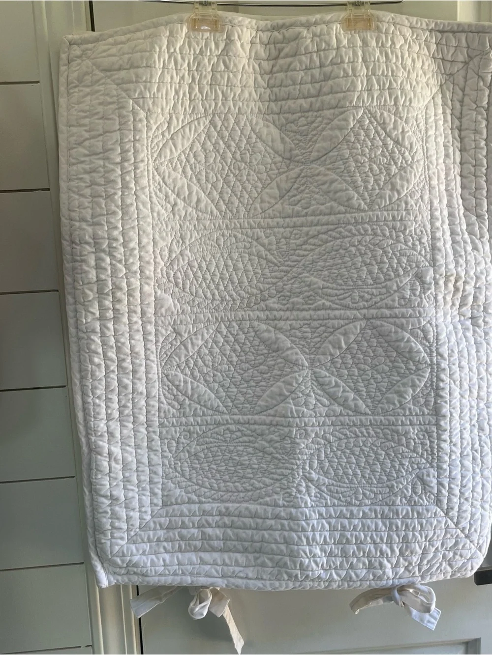Pottery Barn Hanna Quilted Boutique 2 Standard Shams Cotton Linen White Ties